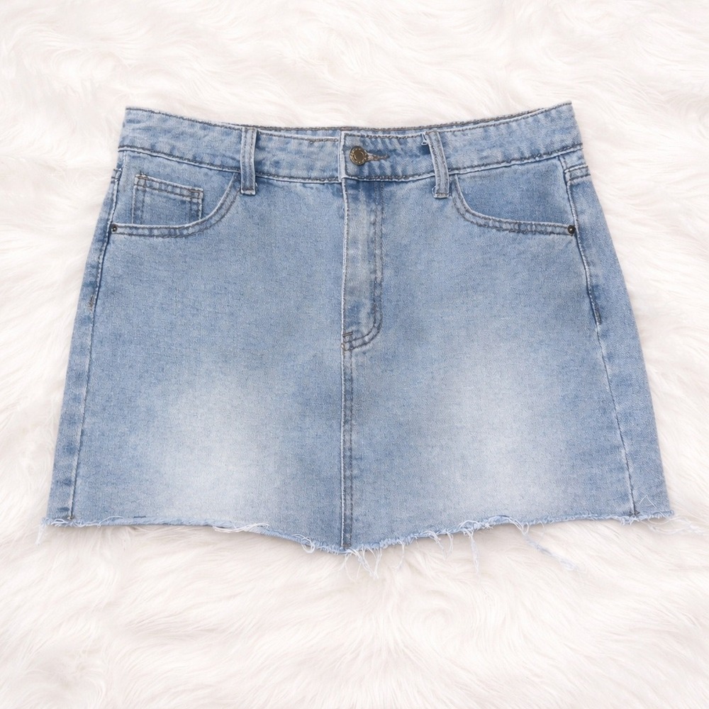 SHEIN Light Wash Denim Mini Skirt Raw Hem Y2K Casual Streetwear Women's